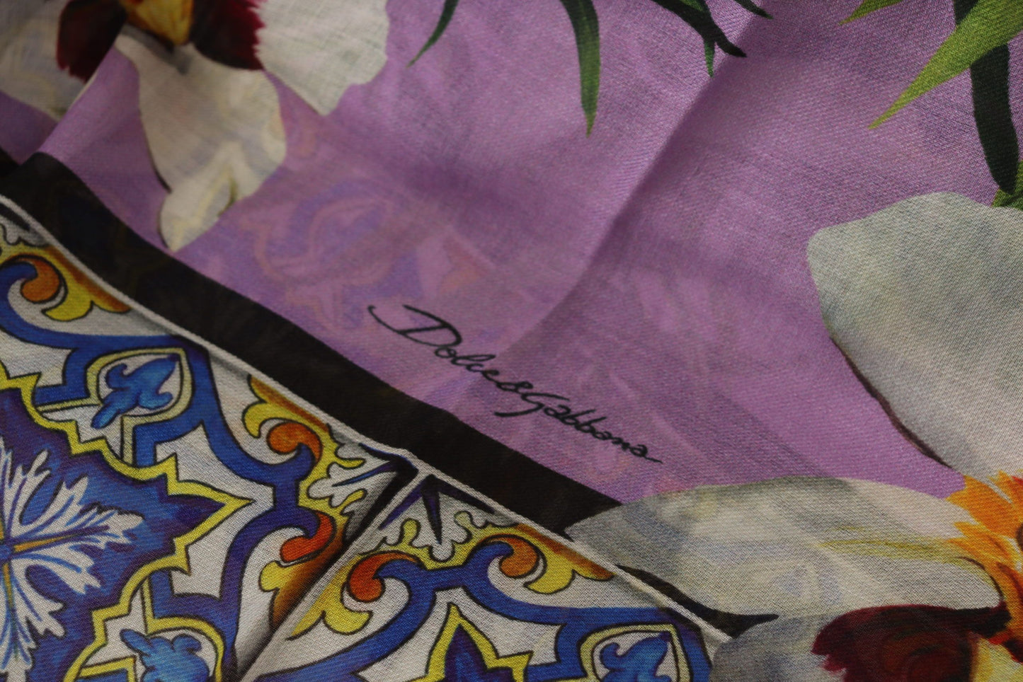 Dolce & Gabbana Elegant Multicolor Floral Cashmere Scarf