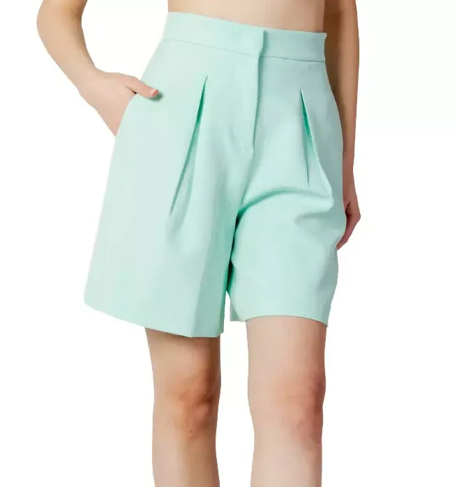 Hinnominate Elegant Bermuda Shorts in Sumptuous Green