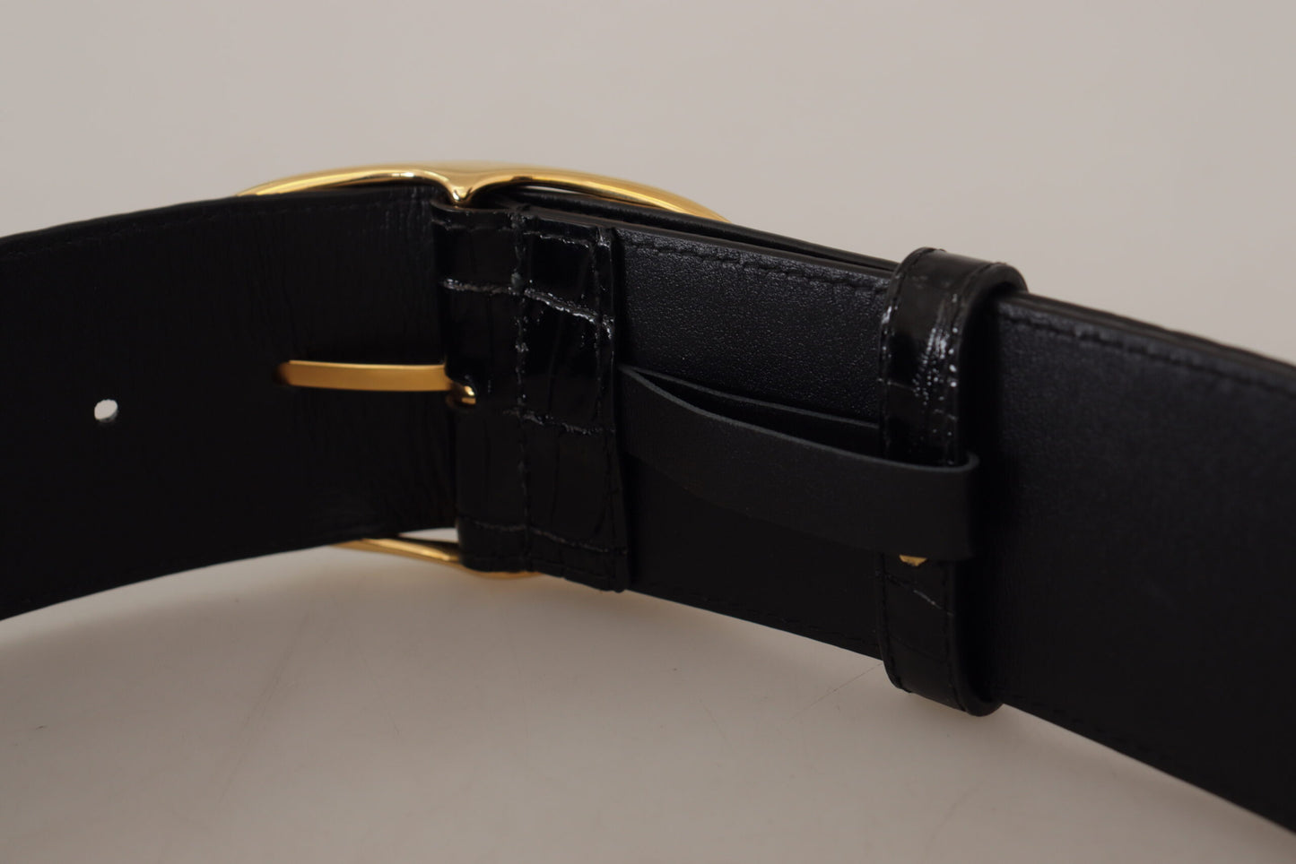 Dolce & Gabbana Elegant Leather Belt with Logo-Engraved Buckle