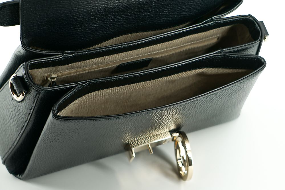 Gucci Elegant Black Leather Chain Shoulder Bag